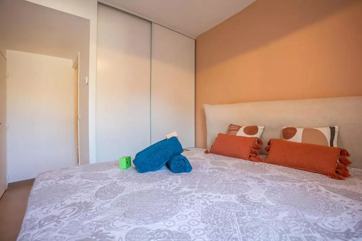 Apartment Charmant 73M Carre -Piscine-500 M De La Mer-Parking Saint-Raphael