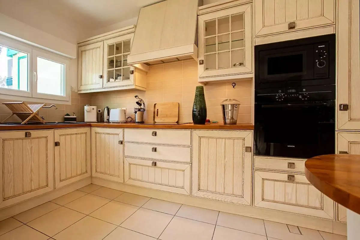 Apartment Charmant 73M Carre -Piscine-500 M De La Mer-Parking Saint-Raphael  France