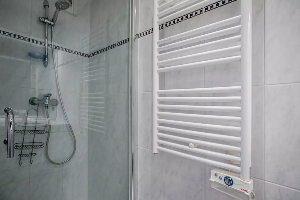 Charmant 73M Carre -Piscine-500 M De La Mer-Parking Saint-Raphael  Apartment