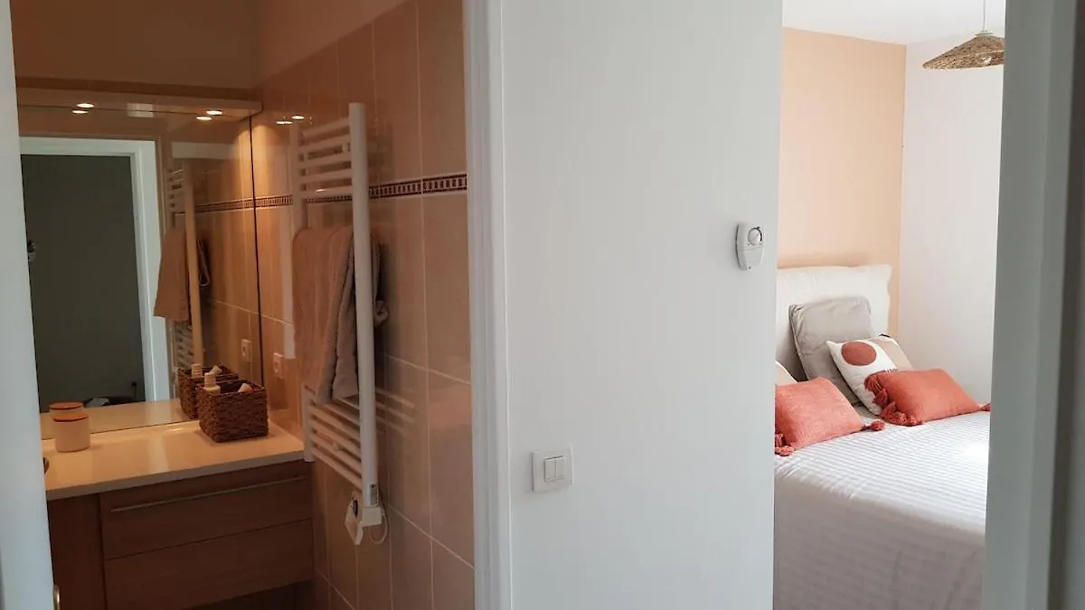 Charmant 73M Carre -Piscine-500 M De La Mer-Parking Saint-Raphael  0*, Saint-Raphael (Var)