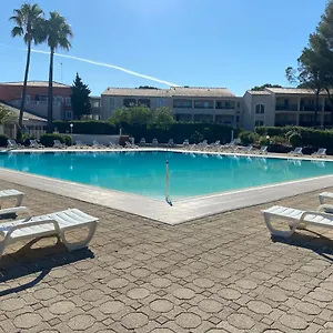 Appartement Domaine Valescure 1 Ou 2 Pieces Vue Jardin Ou Piscine, Saint-Raphaël
